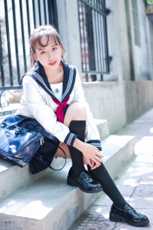 父亲有力挺送女儿